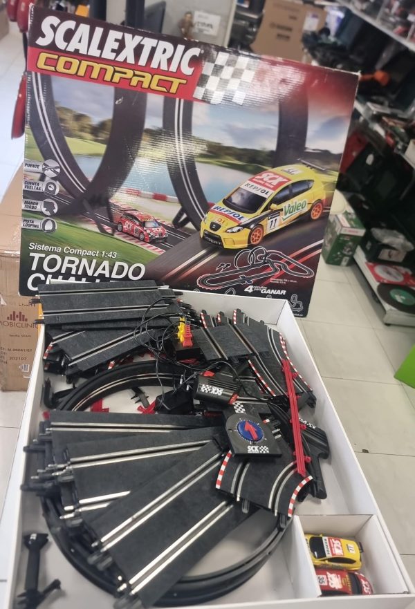 CIRCUITO SCALEXTRIC 1:43 COMPACT TORNADO CHALLENGE