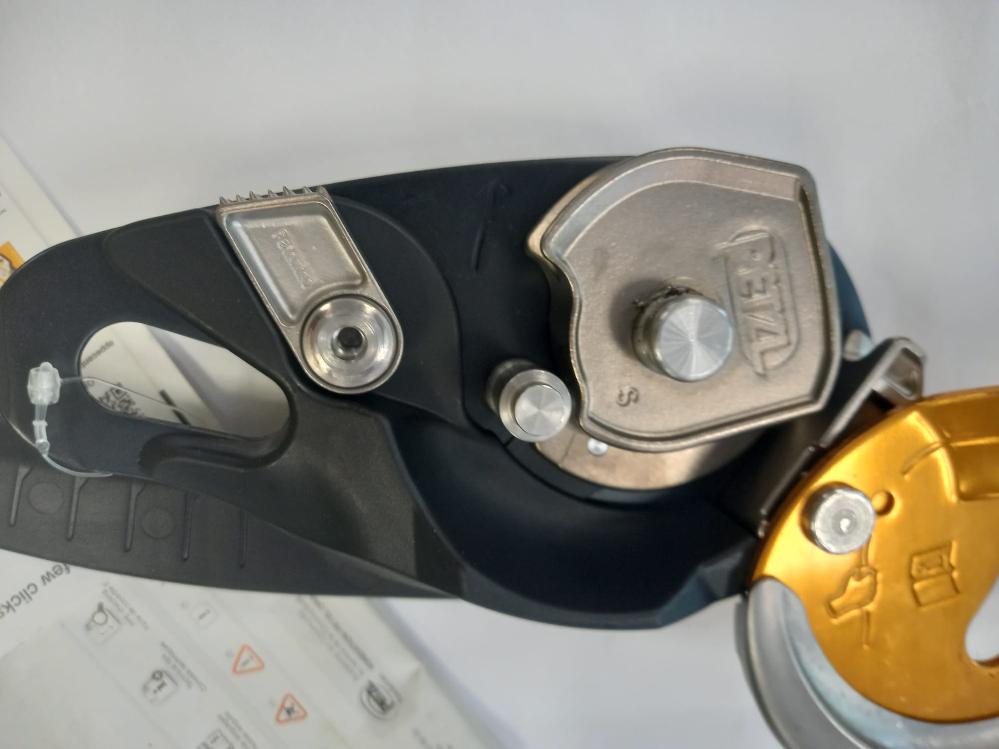 DESCENSOR AUTOFRENANTE PETZL ID S - Imagen 4