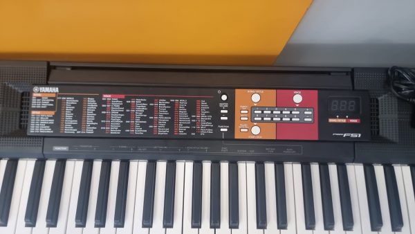 TECLADO YAMAHA PSR F51 - Imagen 2