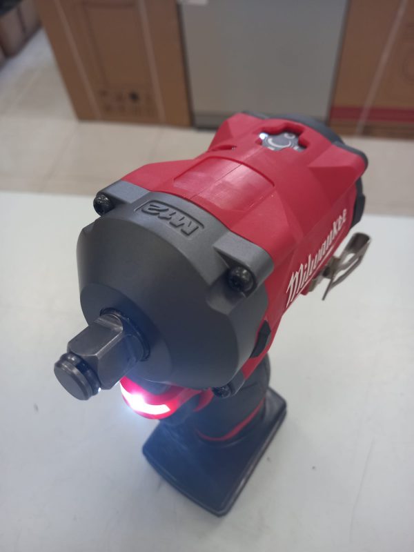 PISTOLA DE IMPACTO MILWAUKEE M12FIWF12 + BATERIA 4AH - Imagen 3