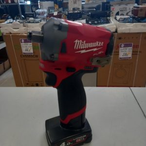 PISTOLA DE IMPACTO MILWAUKEE M12FIWF12 + BATERIA 4AH