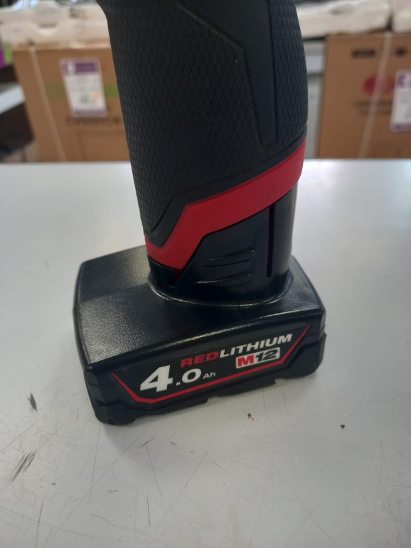 PISTOLA DE IMPACTO MILWAUKEE M12FIWF12 + BATERIA 4AH - Imagen 4