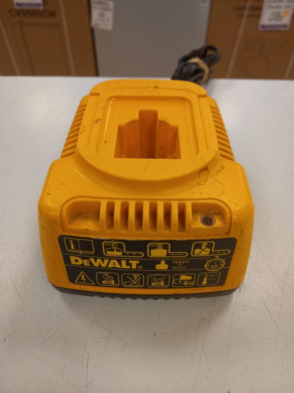 CARGADOR DEWALT DE9116