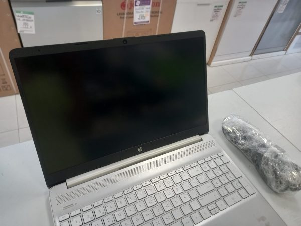 PORTATIL HP 15S-EQ0025NS 8GB RAM/256SSD/W11 AMD RYZEN 5 3500U - Imagen 2