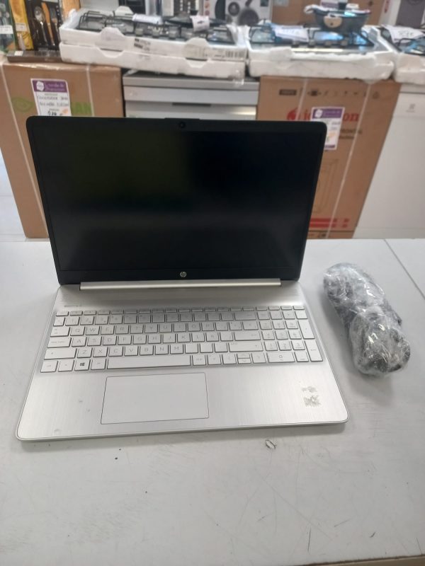 PORTATIL HP 15S-EQ0025NS 8GB RAM/256SSD/W11 AMD RYZEN 5 3500U