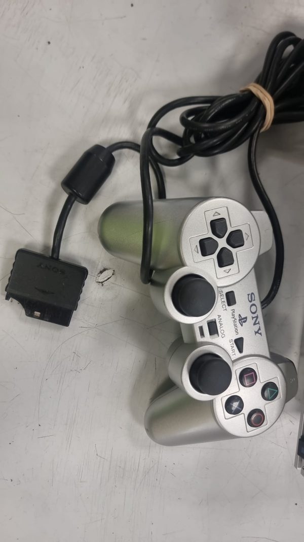 CONSOLA PS2 FAT PLATA - Imagen 4