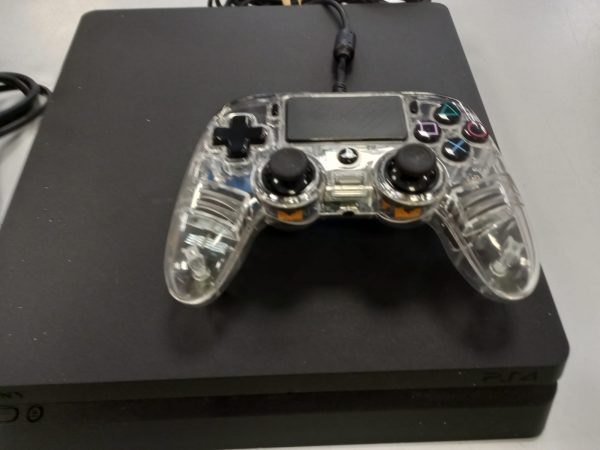 CONSOLA PS4 SLIM 500GB (MANDO PERIFERICO CON CABLE) - Imagen 3