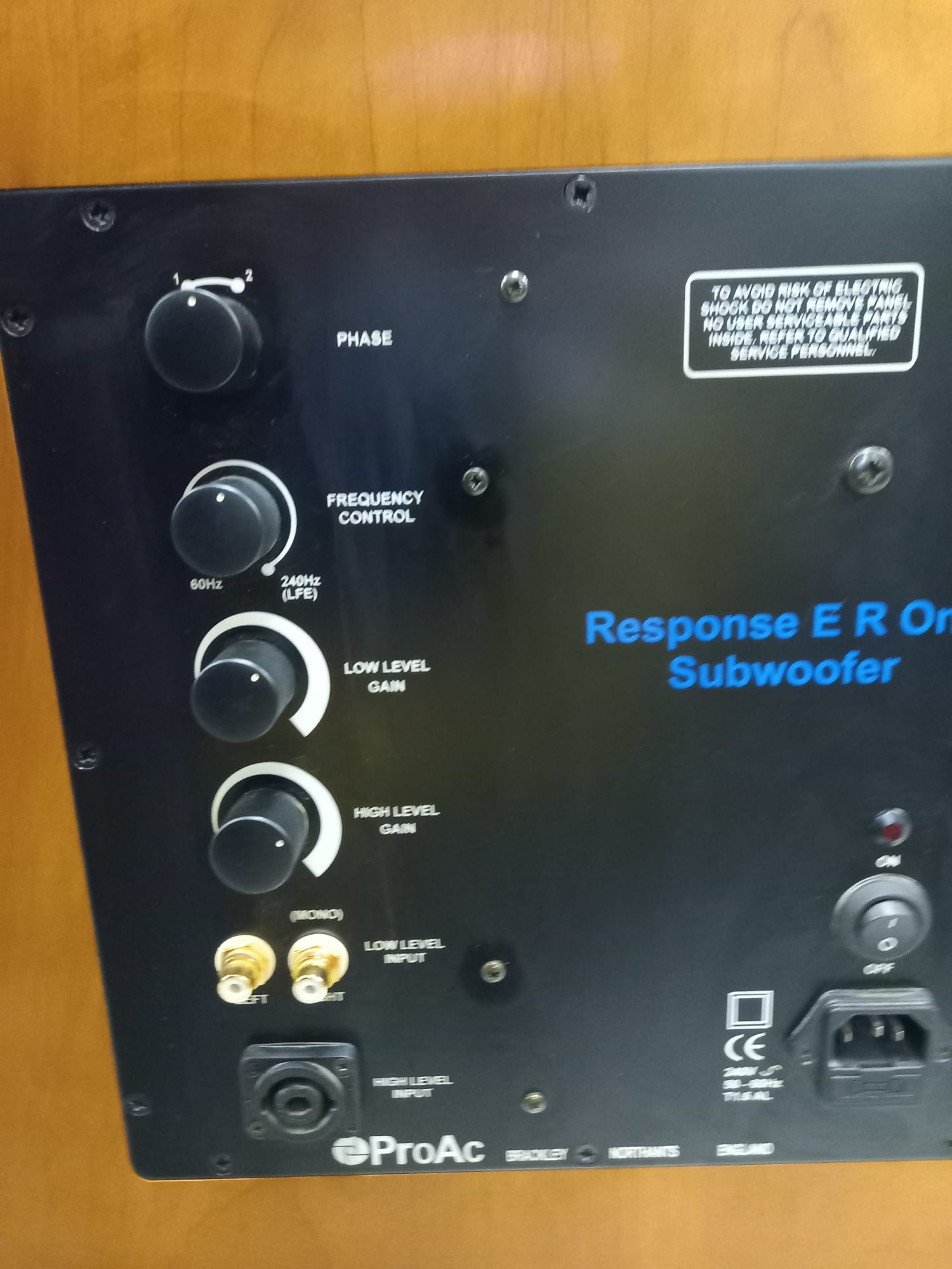 SUBWOOFER PROAC RESPONSE E R ONE - Imagen 2