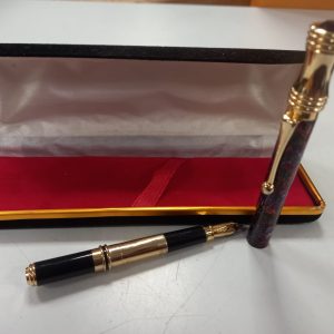 PLUMA ESTILOGRAFICA HACHETTE