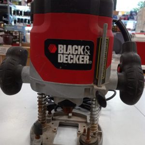 FRESADORA BLACK & DECKER KW850E