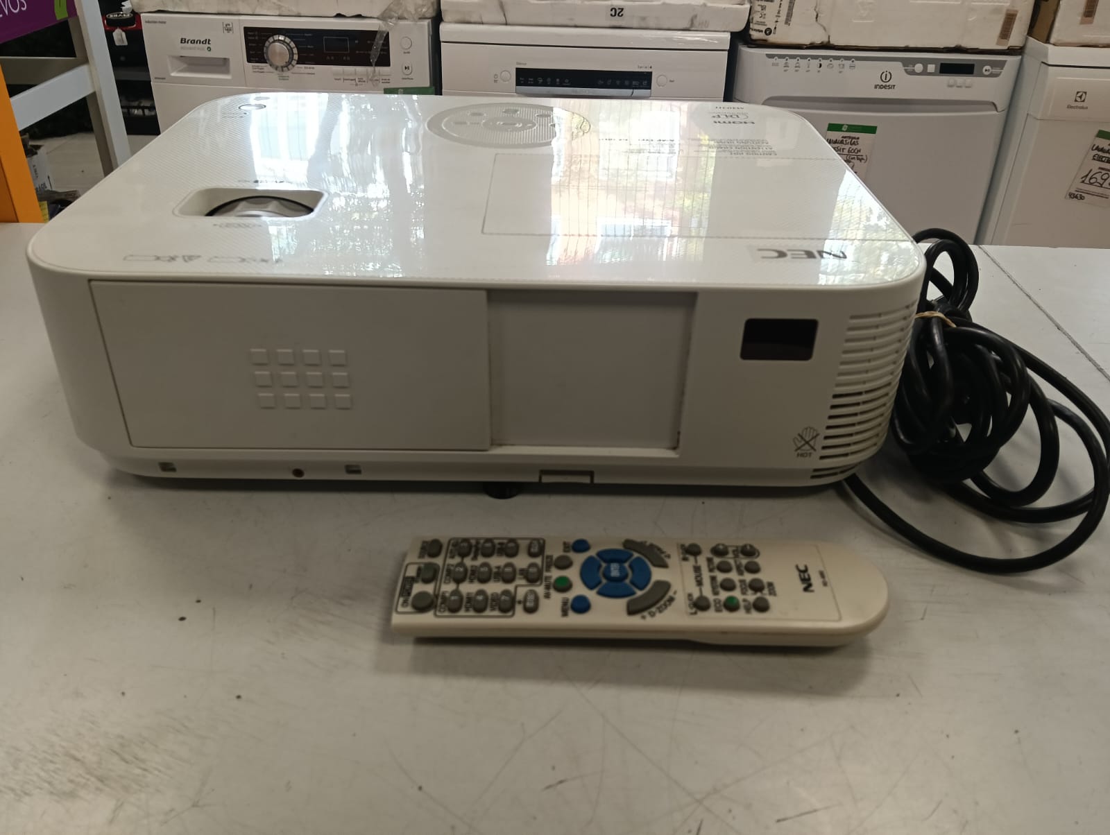 PROYECTOR NEC M403H HDMI - Imagen 3