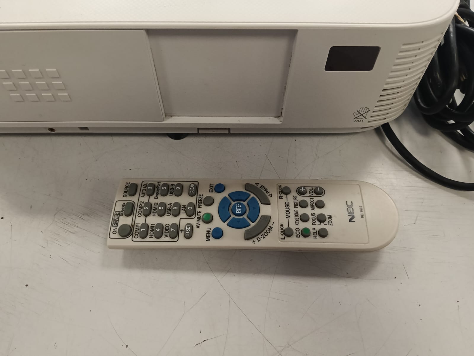 PROYECTOR NEC M403H HDMI - Imagen 4