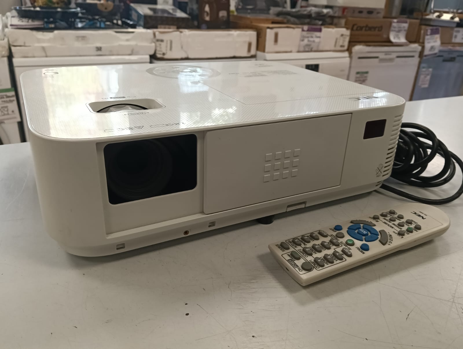 PROYECTOR NEC M403H HDMI