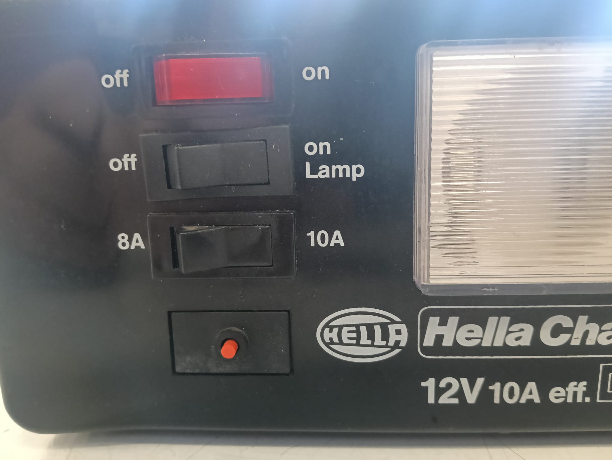 CARGADOR DE BATERIA HELLA CHARGER 10 AUTOMATIC - Imagen 3