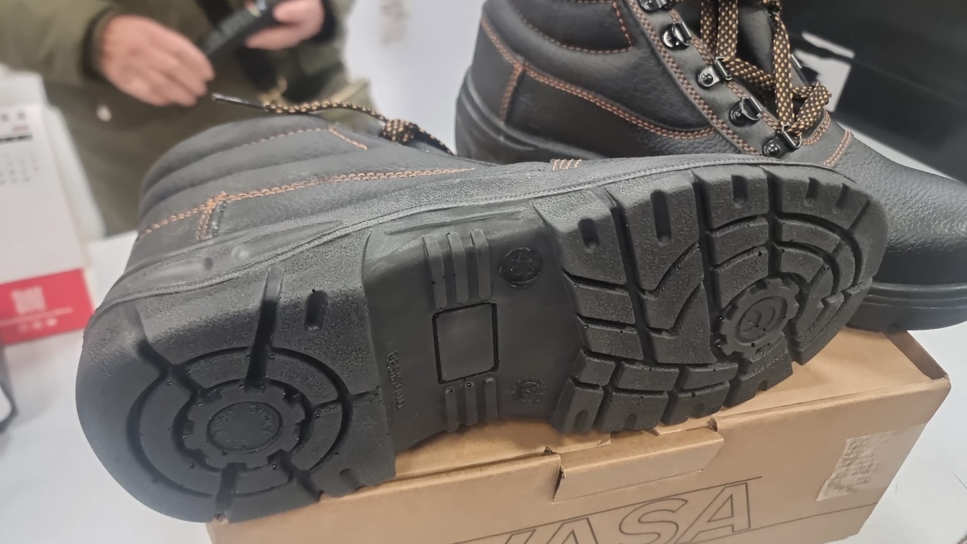 BOTAS DE SEGURIDAD VASA T.43 - Imagen 4