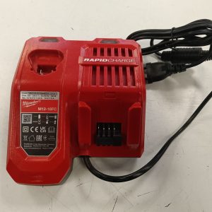 MILWAUKEE CARGADOR BATERIAS 12V./18V.LITIO MULTIVOLTAJE RAPIDO M12-18FC