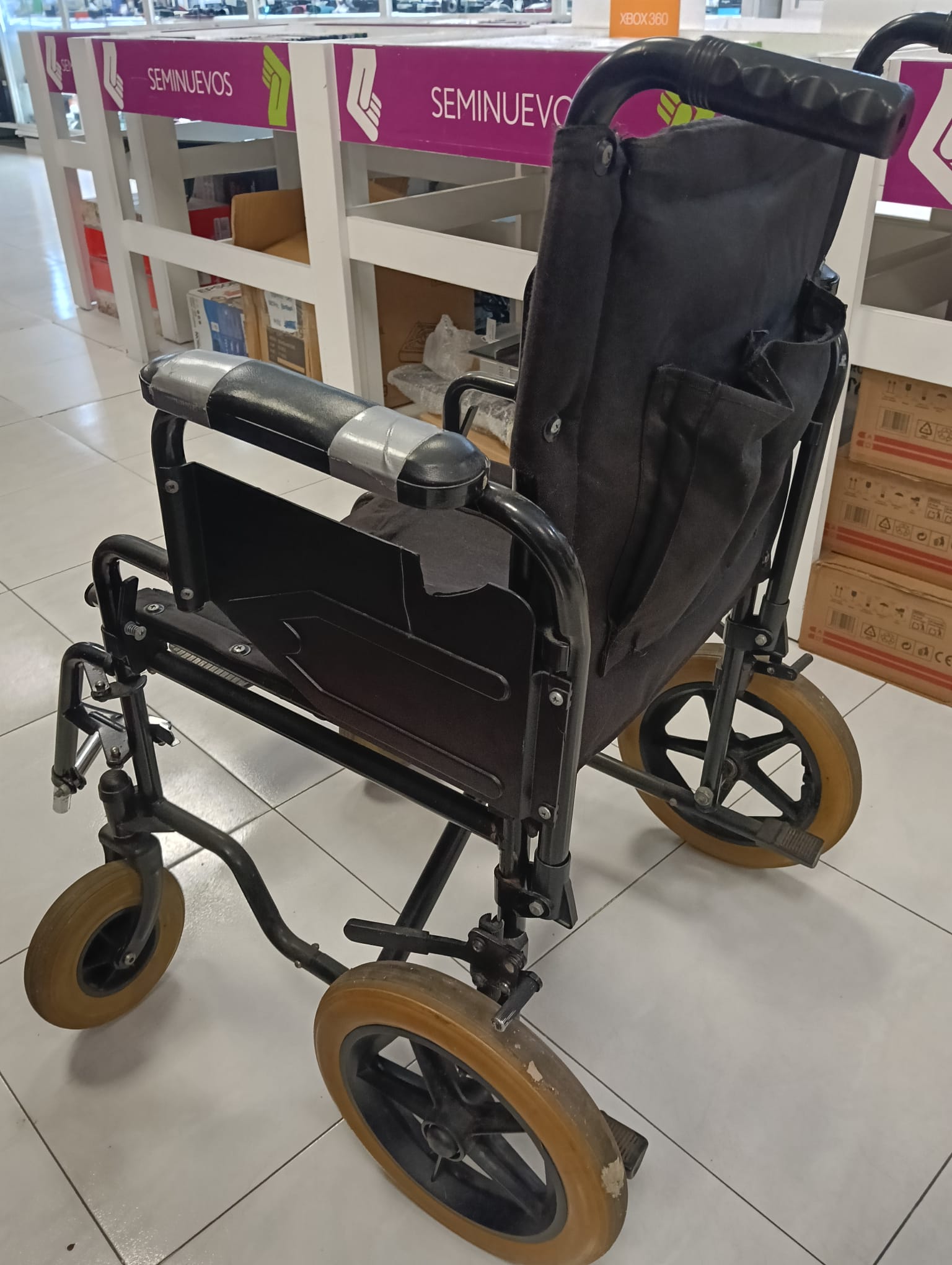 SILLA RUEDAS NEGRA (FALTA REPOSAPIES) - Imagen 2