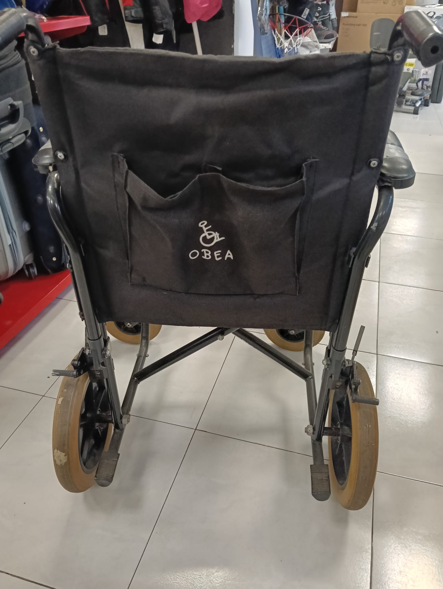 SILLA RUEDAS NEGRA (FALTA REPOSAPIES) - Imagen 3