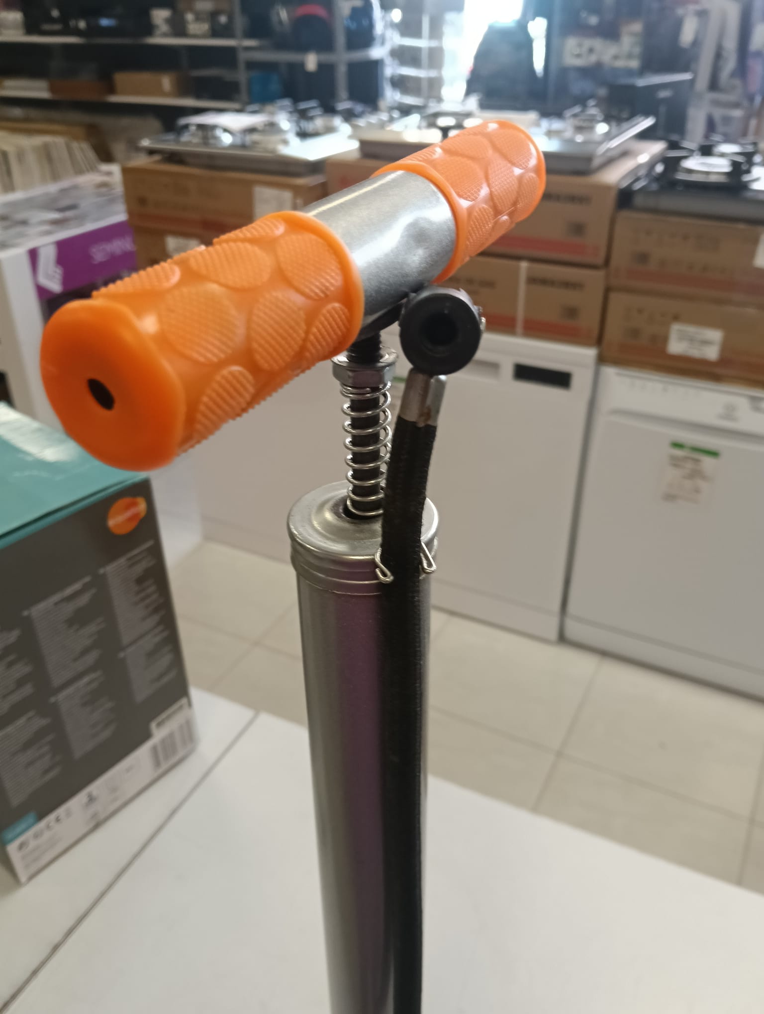 BOMBA INFLAR MANUAL MANOMETRO - Imagen 4