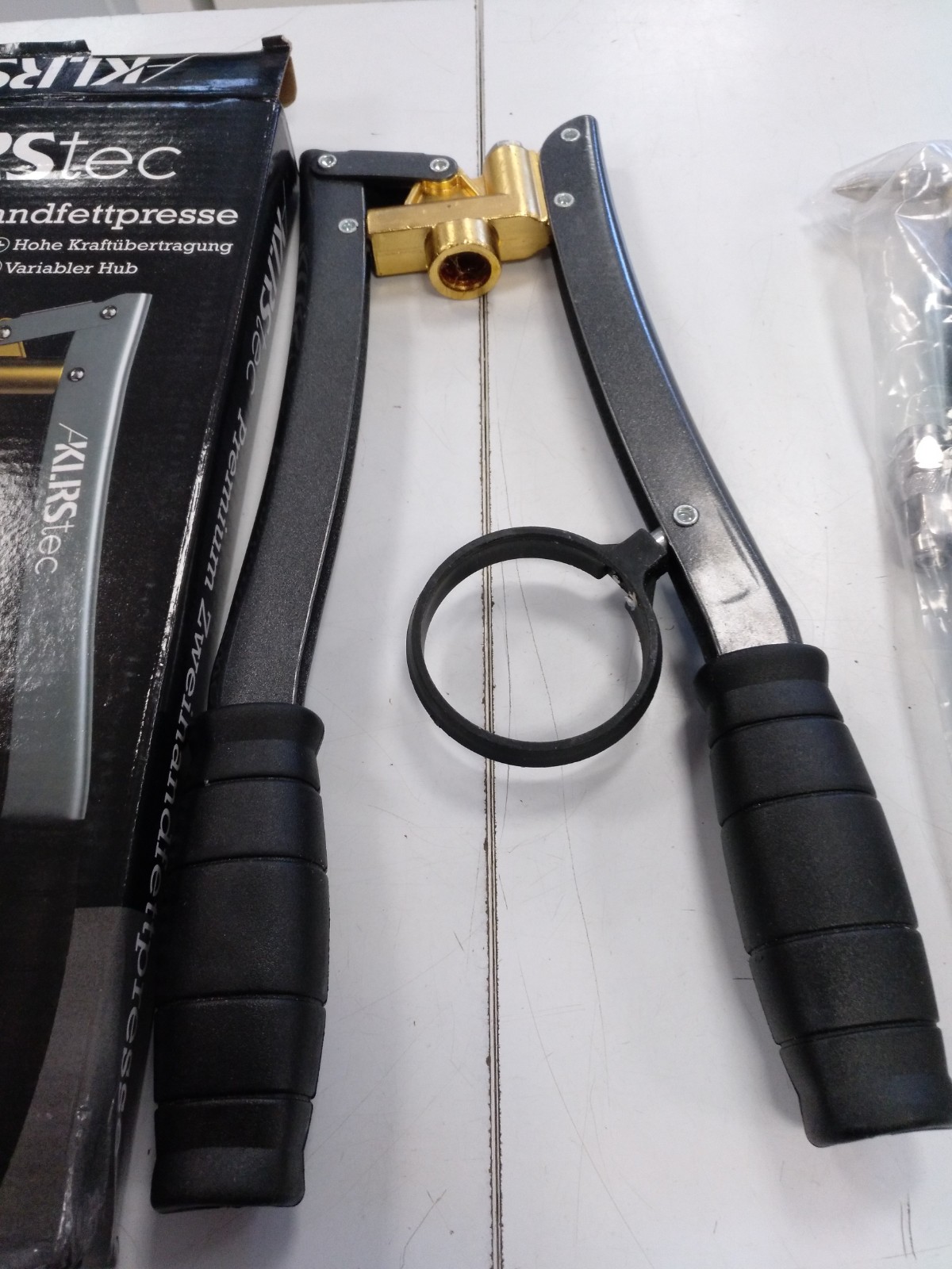 BOMBA DE ENGRASE CON MANGUERA AKLRSTEC - Imagen 3