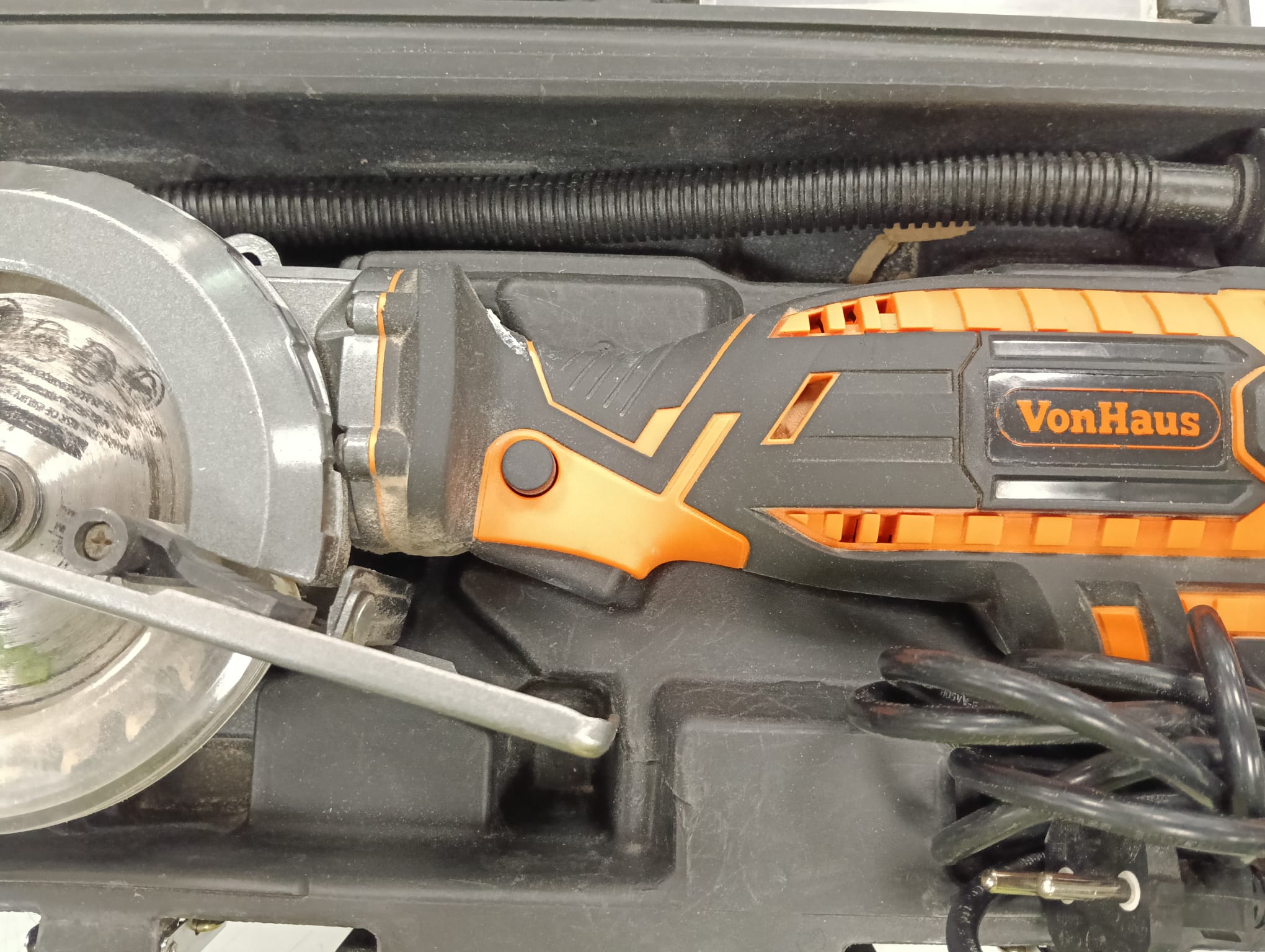 SIERRA CIRCULAR COMPACTA VONHAUS JH296DE 705W - Imagen 3