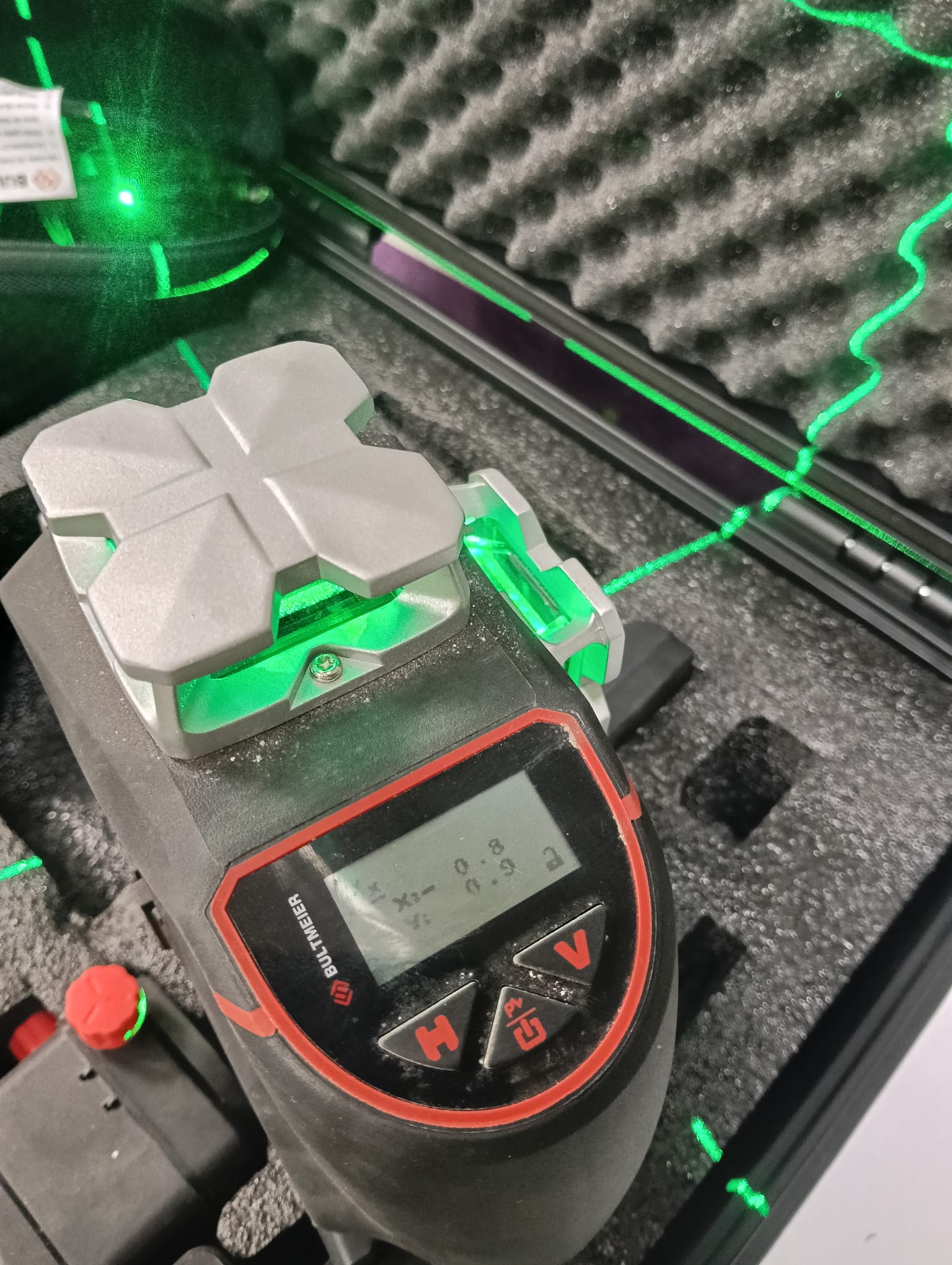 NIVEL LASER AUTONIVELANTE BULTMEIER LINEA VERDE - Imagen 4
