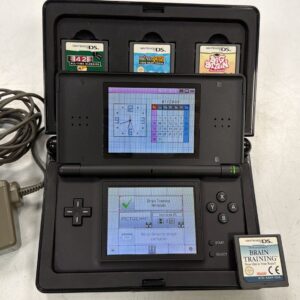 CONSOLA NINTENDO DS LITE NEGRA + CARTUCHOS + FUNDA