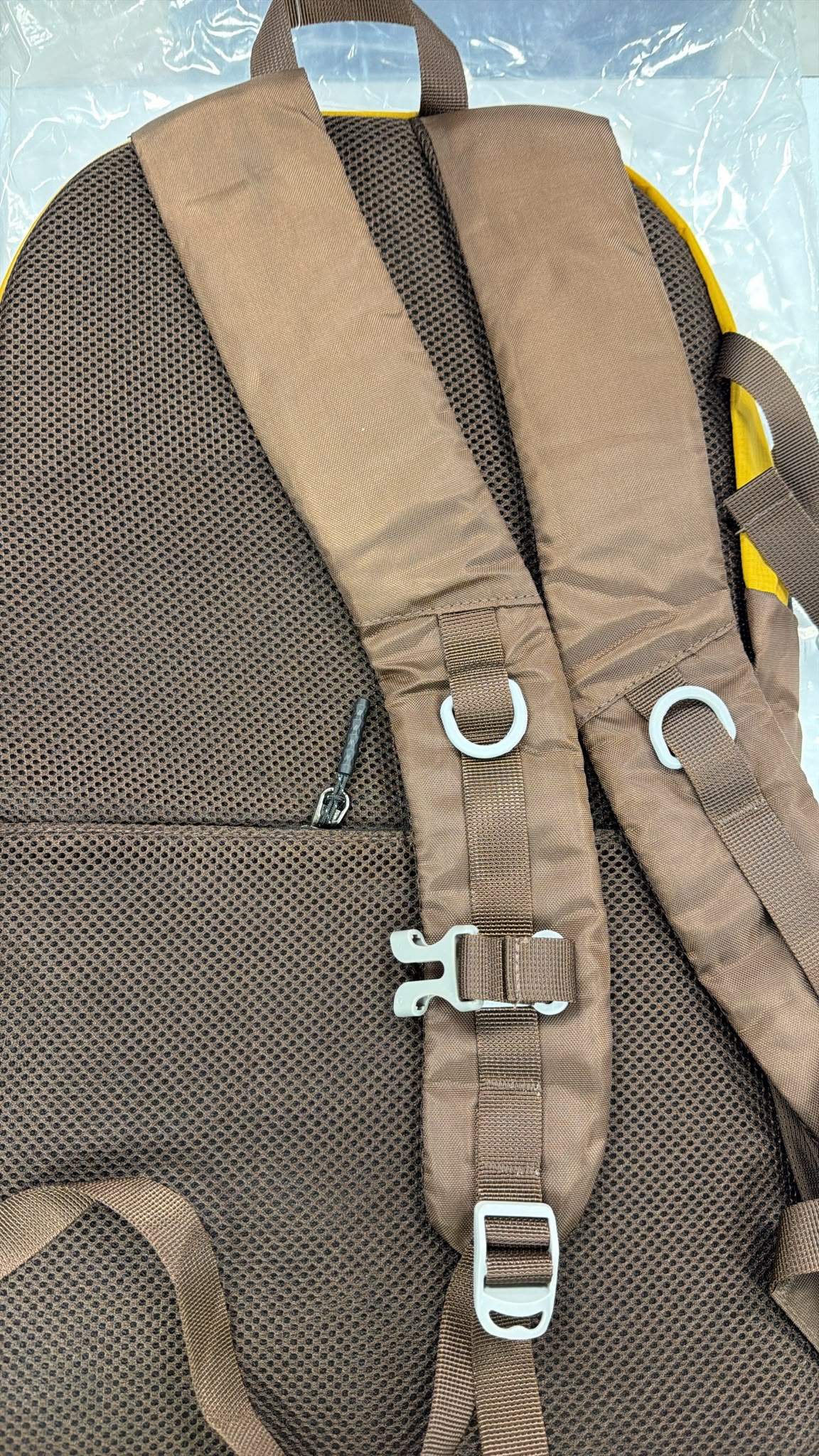 MOCHILA TÉCNICA T.GUOTONGXUE (COLOR MOSTAZA) - Imagen 4