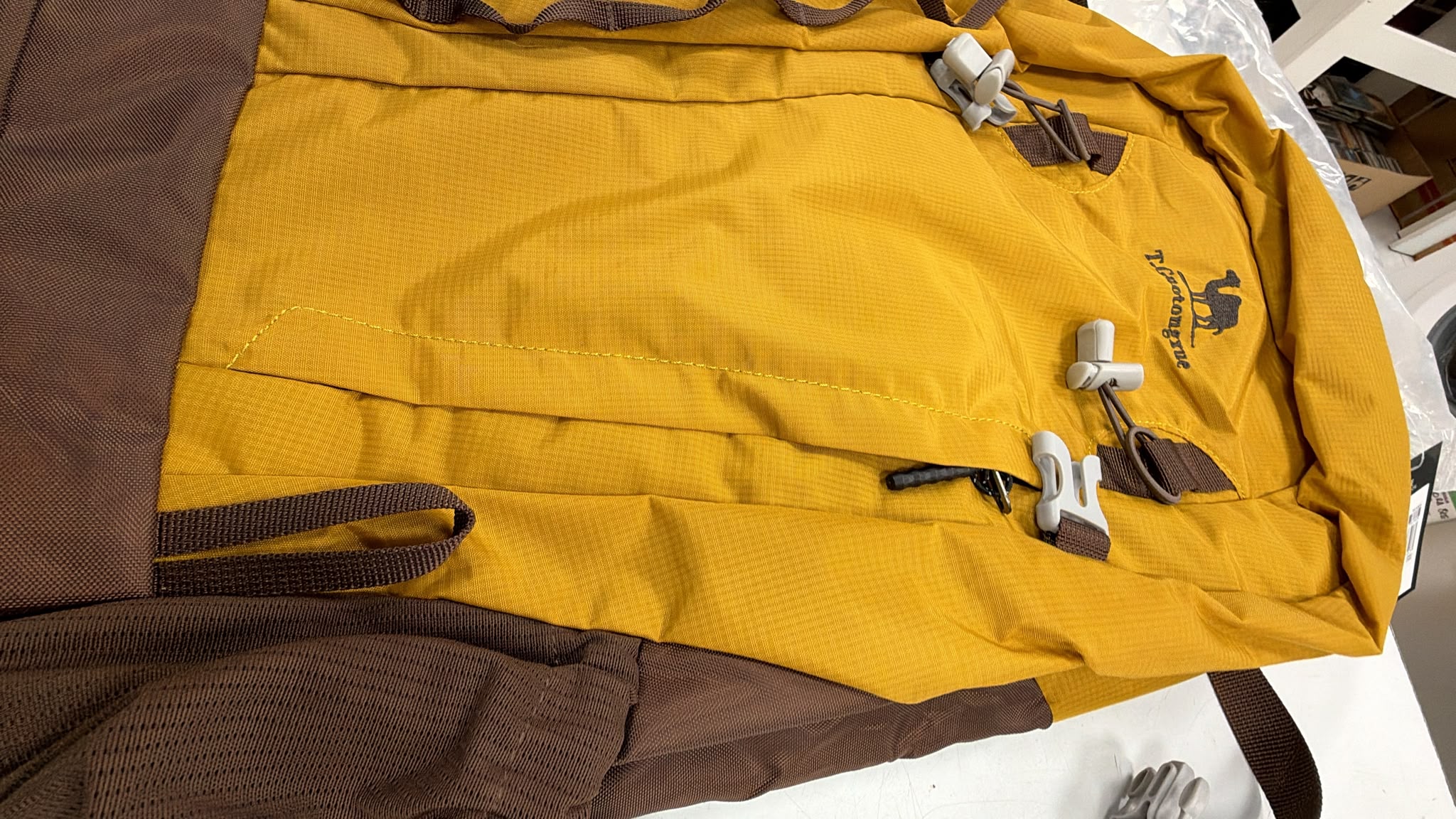 MOCHILA TÉCNICA T.GUOTONGXUE (COLOR MOSTAZA) - Imagen 3