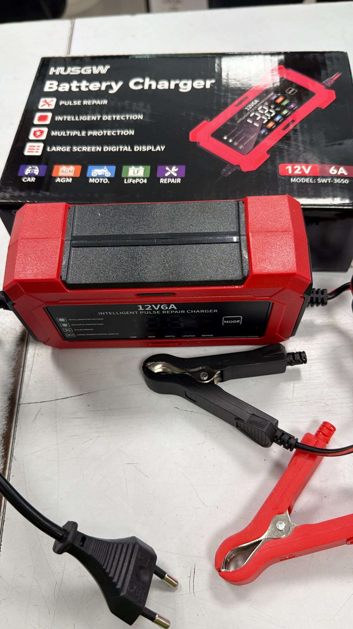 CARGADOR DE BATERIA HUSGW 12V6A - Imagen 2