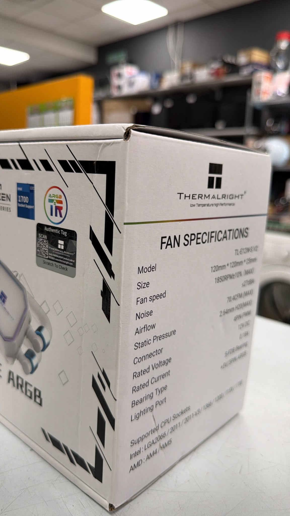 FROZEN PRISM 240 WHITE ARGB INTEL AMD - Imagen 3
