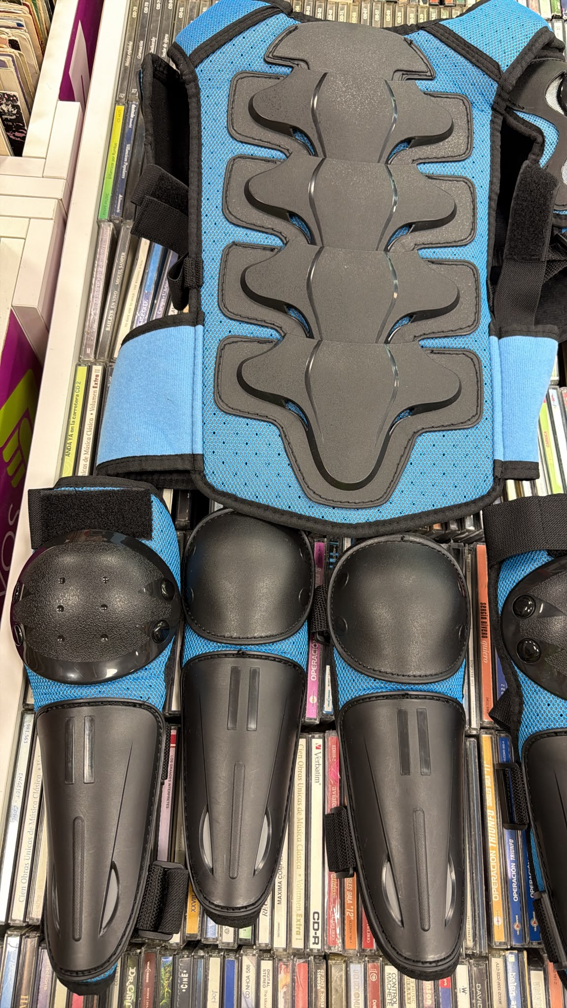 CONJUNTO PROTECCIONES MOTO NIÑO - Imagen 2