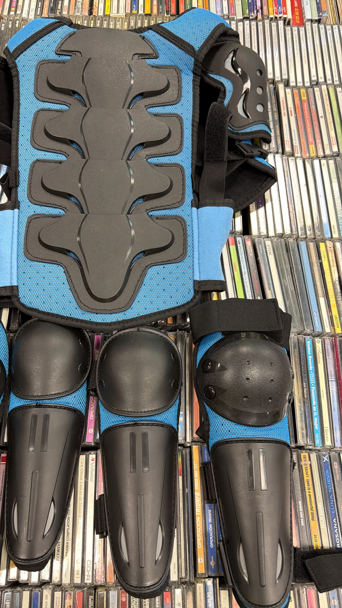 CONJUNTO PROTECCIONES MOTO NIÑO - Imagen 3